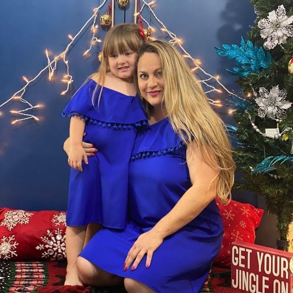 Mommy & me matching holiday blue pom pom dresse 4t & large - Picture 16 of 16